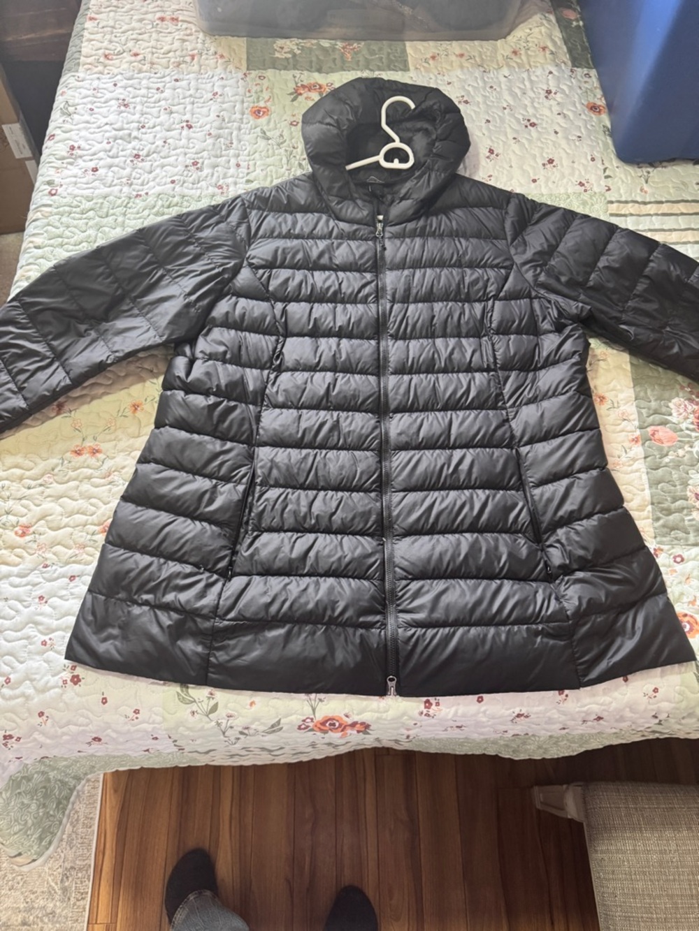 Eddie Bauer Black Quilted Hooded Packable Jacket